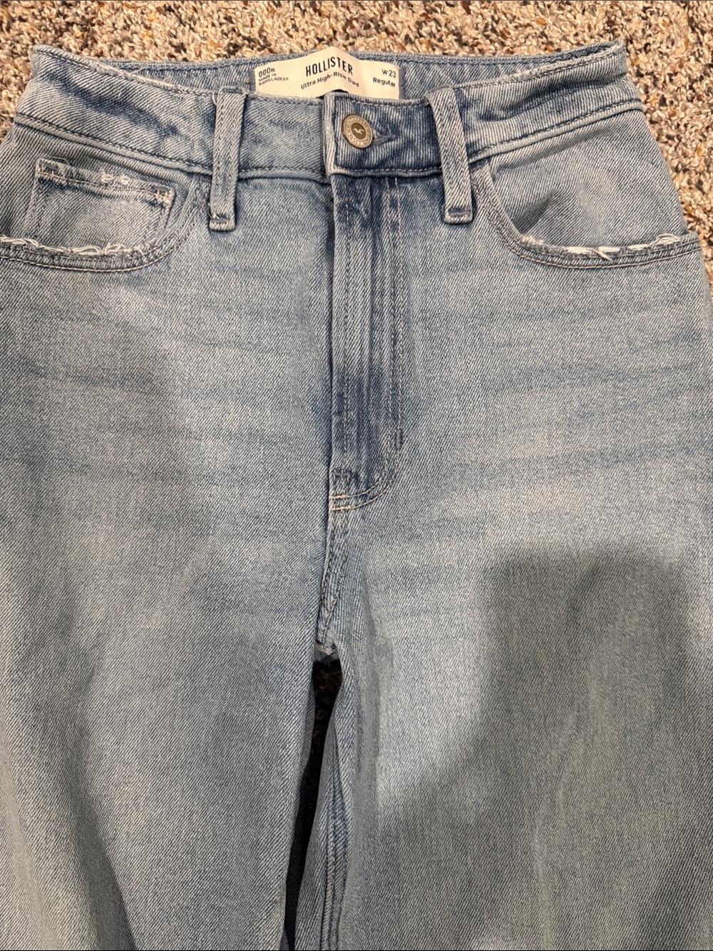 Hollister Ultra High-Rise Dad Jeans - Light Blue - Picture 4 of 5